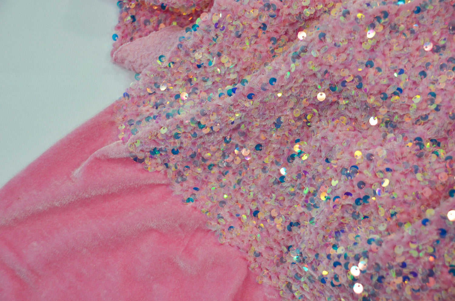 0542 NEON PINK SEQUINS STRETCH VELVET 2